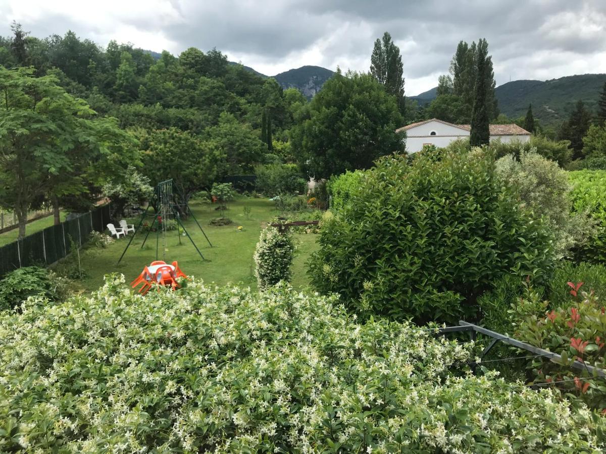 Et Salle De Bain Prive S'ouvrant Sur Terrasse, Jardin Et Cuisine D'ete *